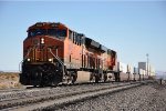 Intermodal rolls west around a curve